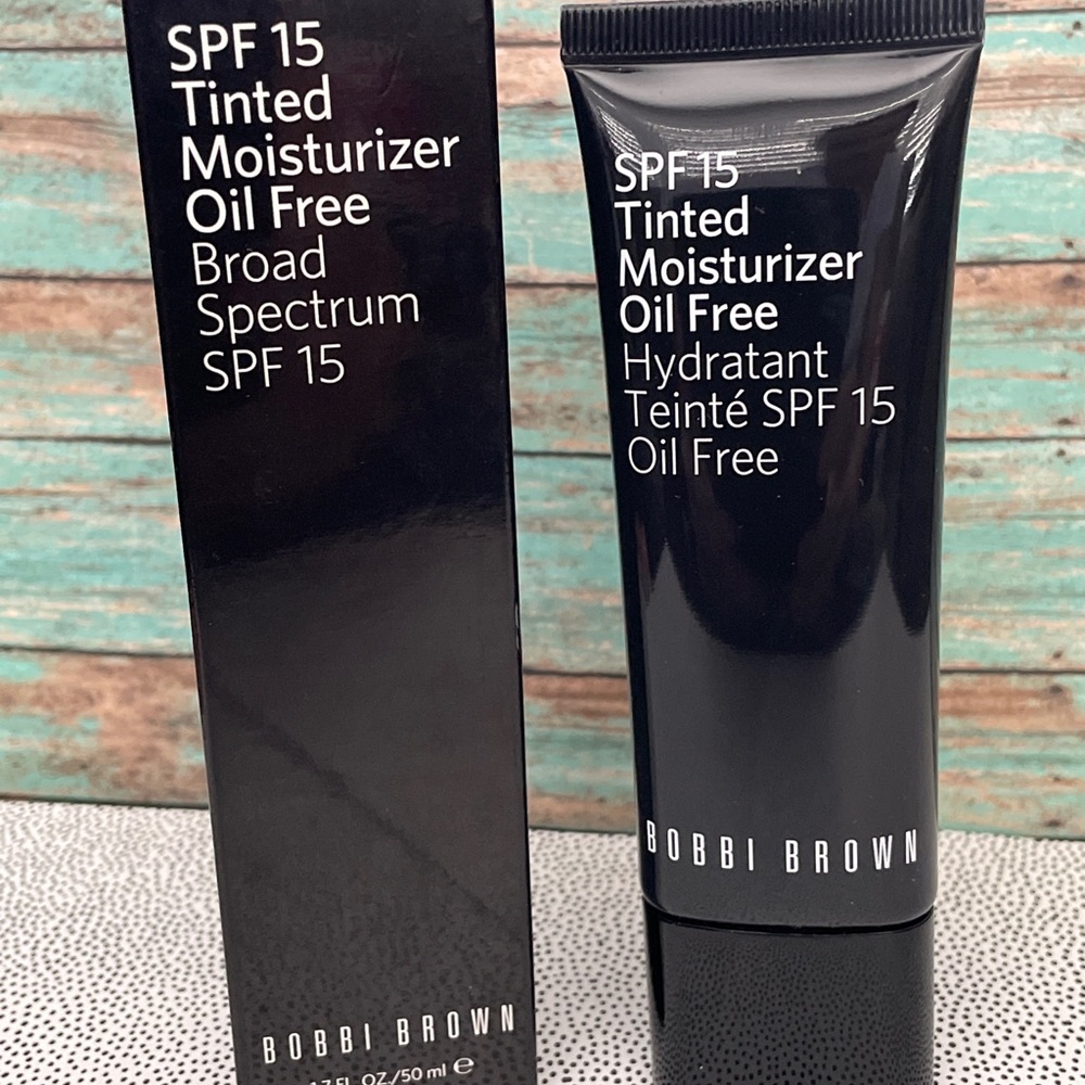 Bobbi Brown Oil Free Tinted Moisturizer Light-Medium SPF 15 1.7 oz NIB RARE